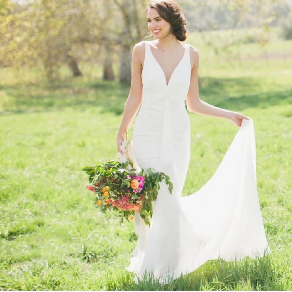NWT Katie may ivory mykons crepe front twist gown